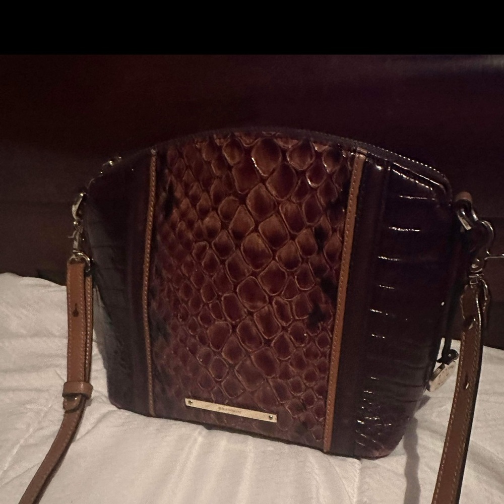 Brahmin mini dux crossbody Elegant Brown Crocodile-Embossed Women's Bag VGUC